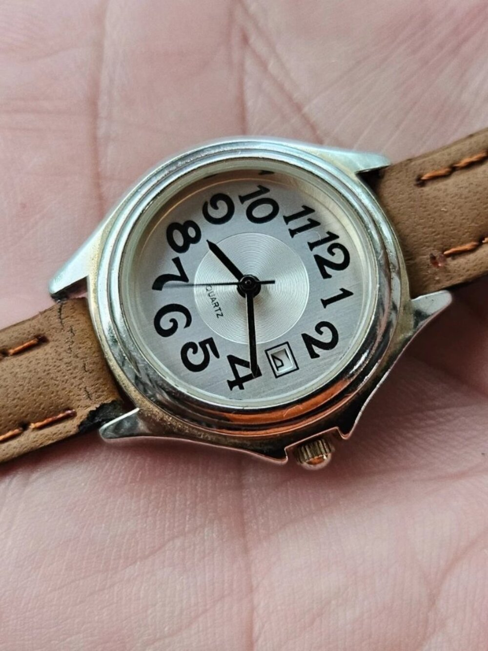 Vintage Wristwatch Brown Faux Leather Strap Analog Date Calendar Quartz Watch